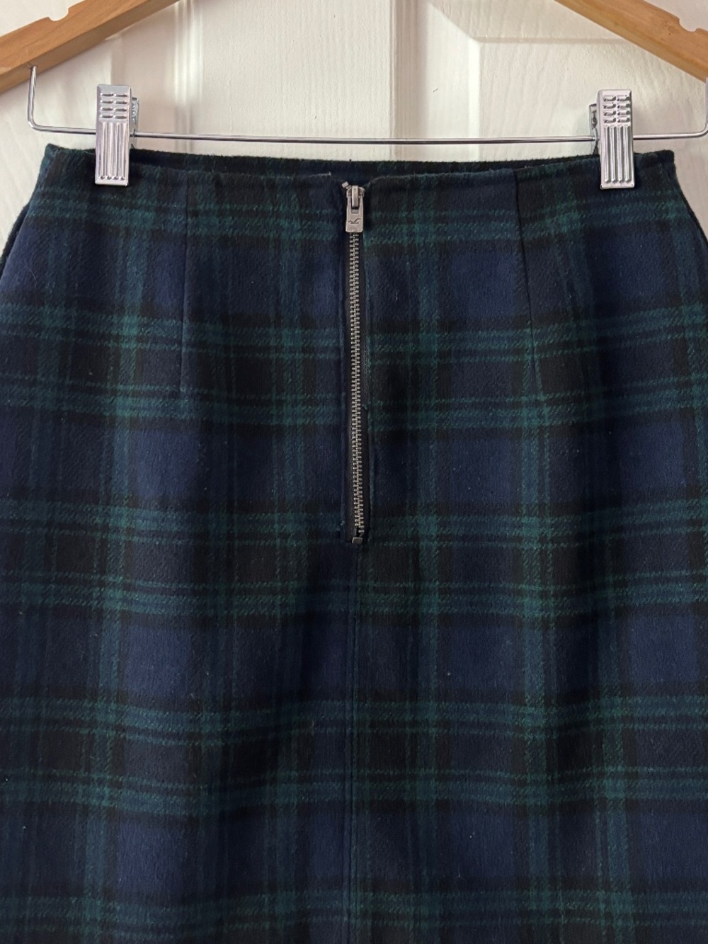 Hollister Ultra High Rise Mini Skirt - Navy Blue & Green Plaid Size XS - Picture 4 of 11